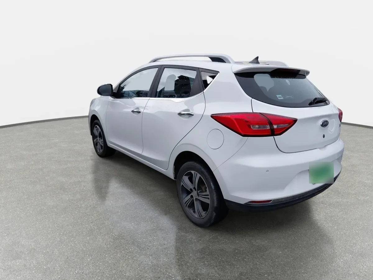 JAC Js2 1.5 Comfort 4x2 Mt 5p año 2022