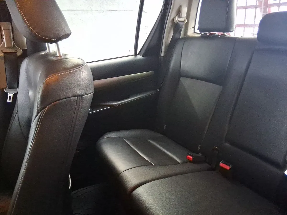 Toyota Hilux 2.8 Srv Diesel 4x4 Dob. Cab. At 4p año 2024