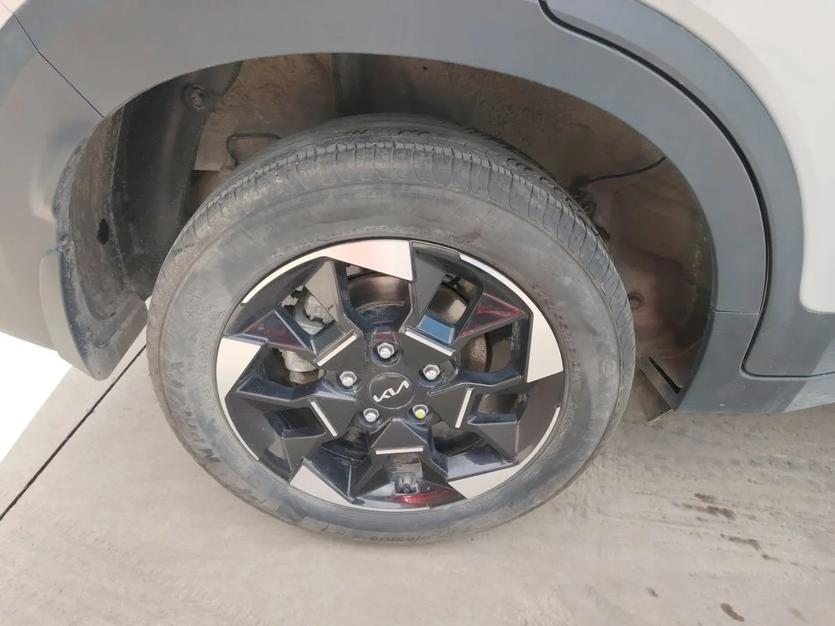 Kia Sonet 1.5 Ex 4x2 Ivt Ri At 5p año 2025