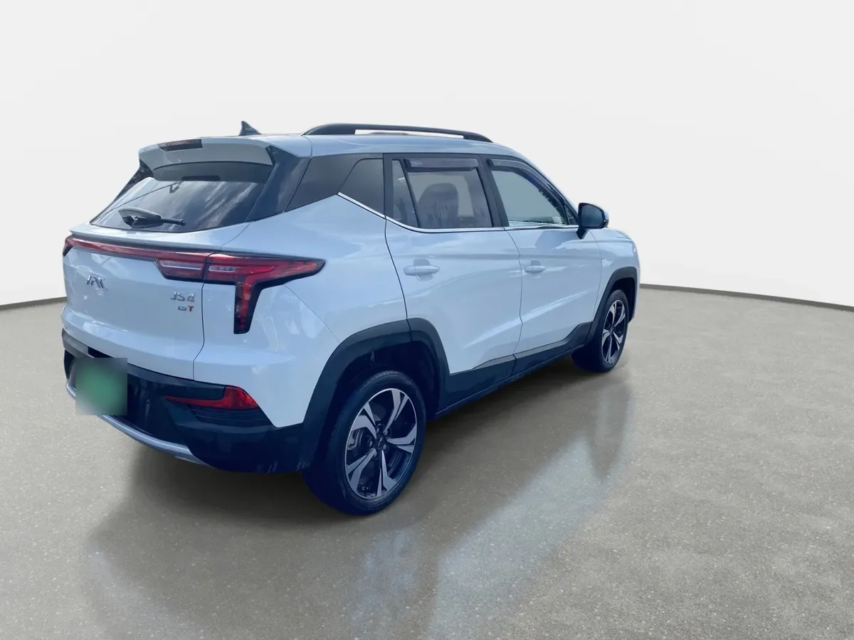 JAC Js4 1.5 Luxury 4x2 Mt 5p año 2025