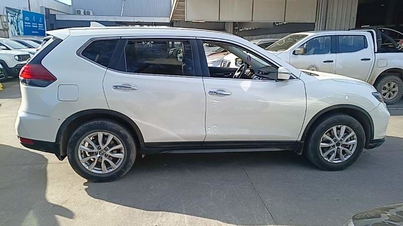 Nissan X-Trail 2.5 Sense Mc 4x2 3row Cvt At 5p año 2021