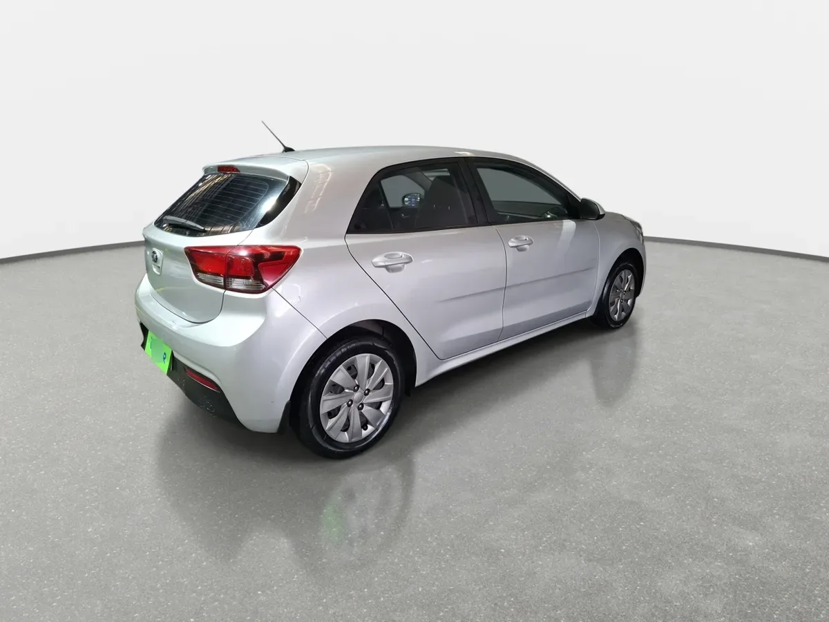 Kia Rio 5 1.4 Ex 4x2 6mt 5p año 2020