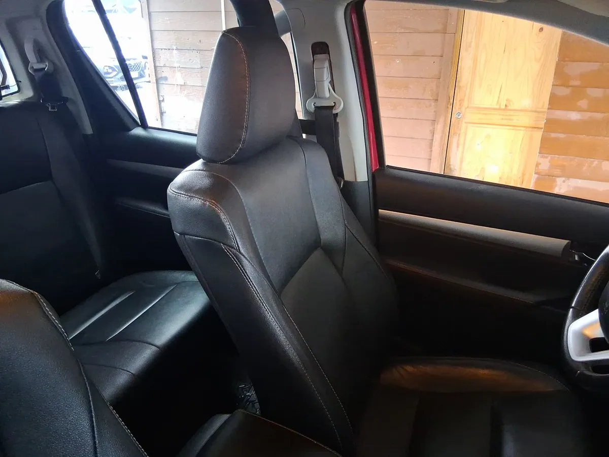 Toyota Hilux 2.8 Srv Diesel 4x4 Dob. Cab. At 4p año 2024