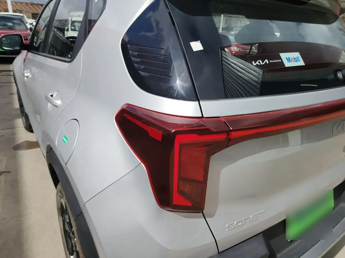 Kia Sonet 1.5 Ex 4x2 Ivt Ri At 5p año 2025
