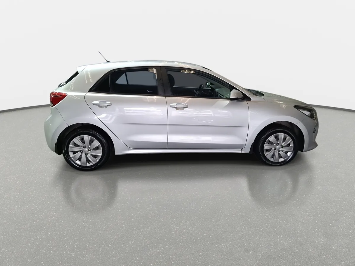 Kia Rio 5 1.4 Ex 4x2 6mt 5p año 2020