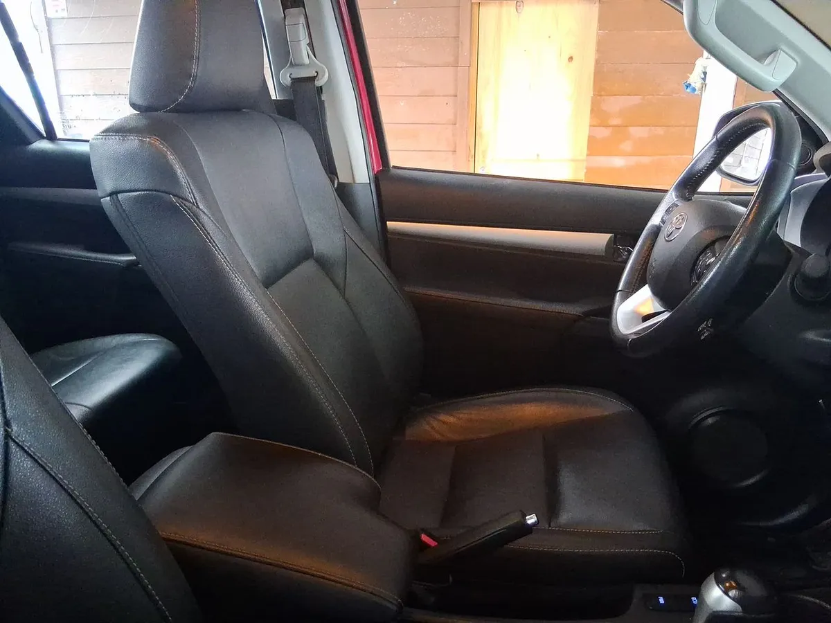 Toyota Hilux 2.8 Srv Diesel 4x4 Dob. Cab. At 4p año 2024