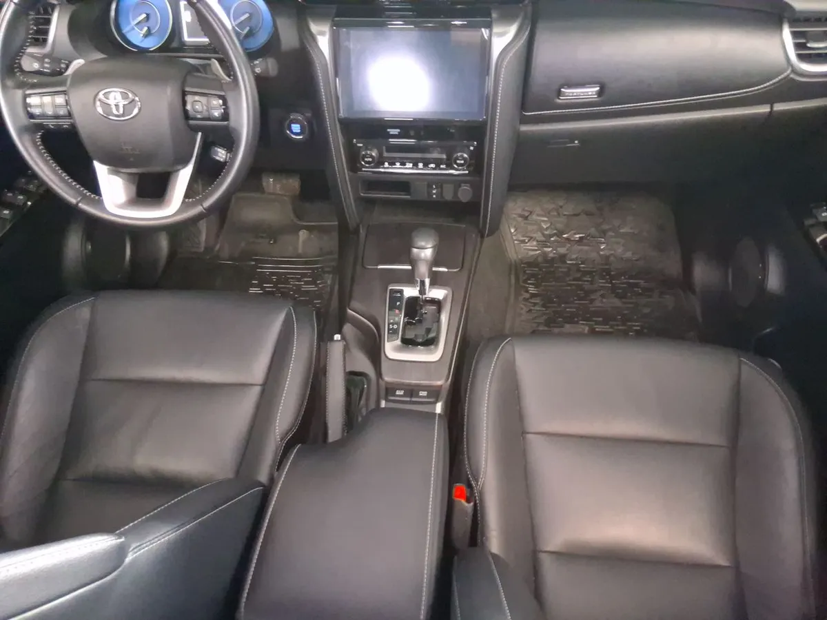 Toyota Fortunner 2.7 Srx 4x2 At 5p año 2022