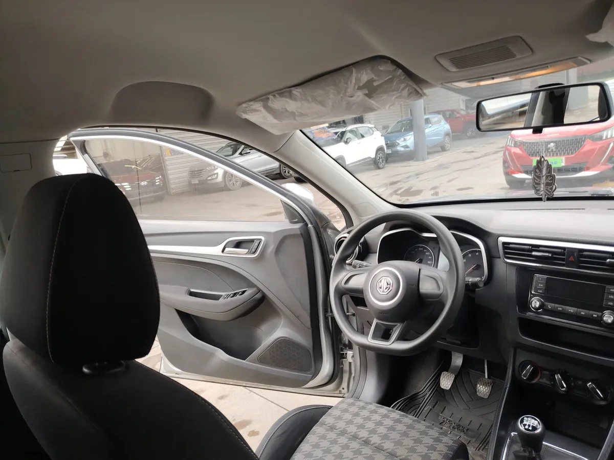 MG Mg Zs 1.5 Std 4x2 Mt 5p año 2023