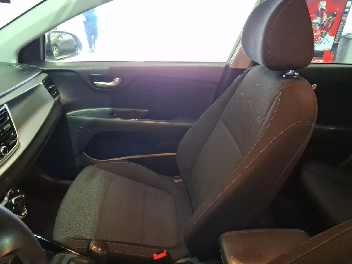 Kia Rio 5 1.4 Ex 4x2 6mt 5p año 2020