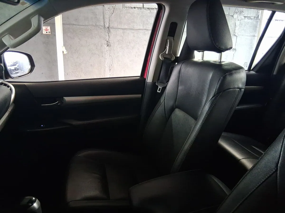 Toyota Hilux 2.8 Srv Diesel 4x4 Dob. Cab. At 4p año 2024