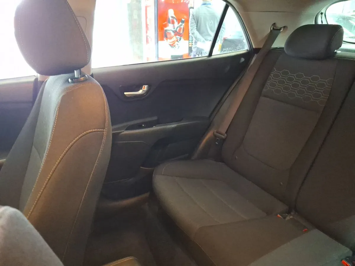 Kia Rio 5 1.4 Ex 4x2 6mt 5p año 2020