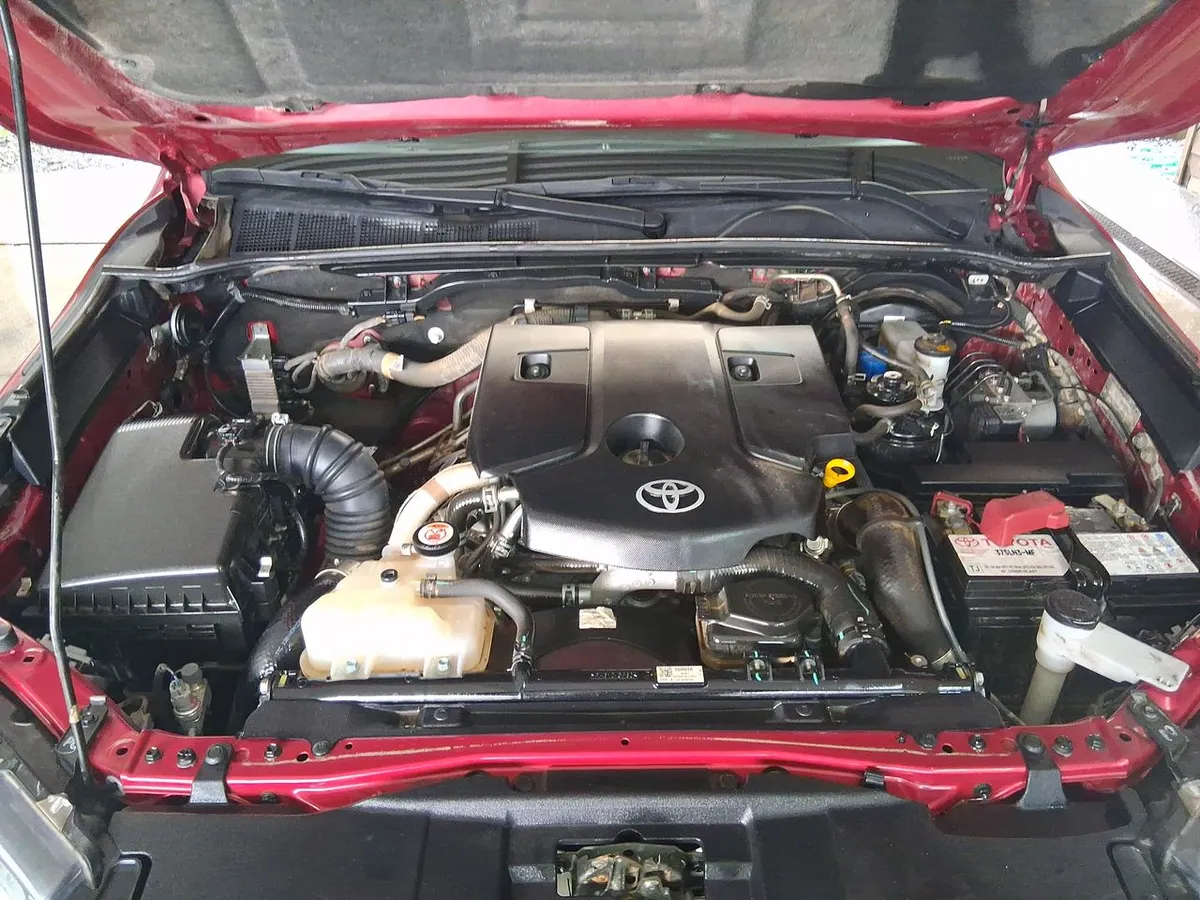 Toyota Hilux 2.8 Srv Diesel 4x4 Dob. Cab. At 4p año 2024