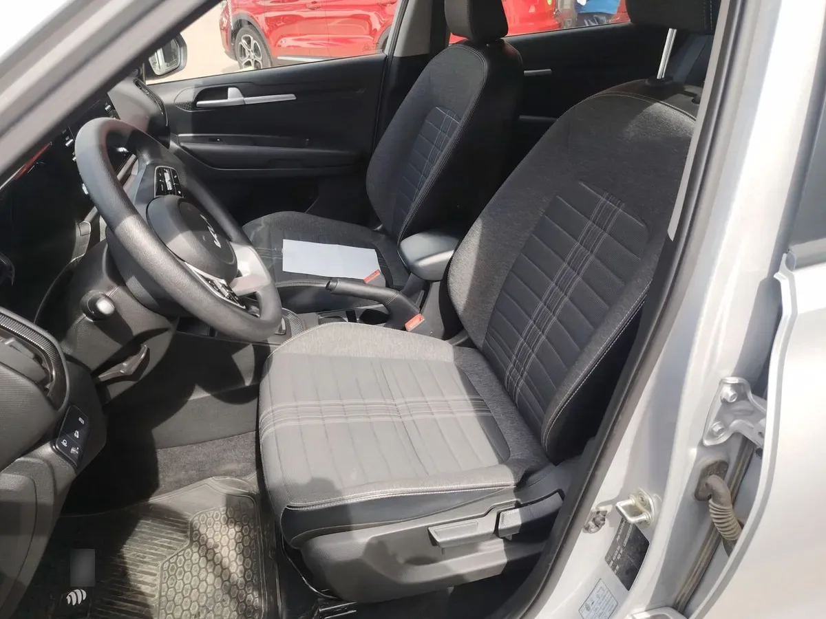 Kia Sonet 1.5 Ex 4x2 Ivt Ri At 5p año 2025
