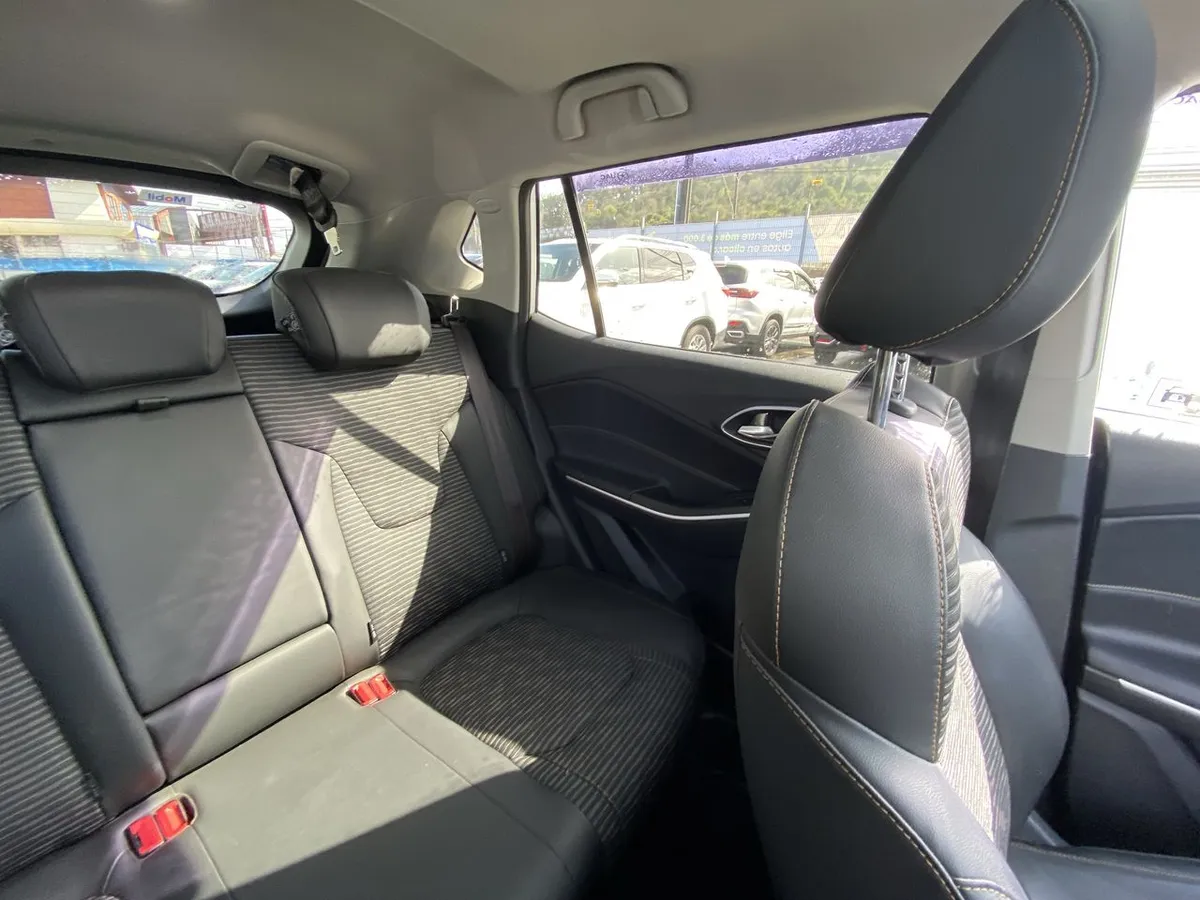 JAC Js4 1.5 Luxury 4x2 Mt 5p año 2025