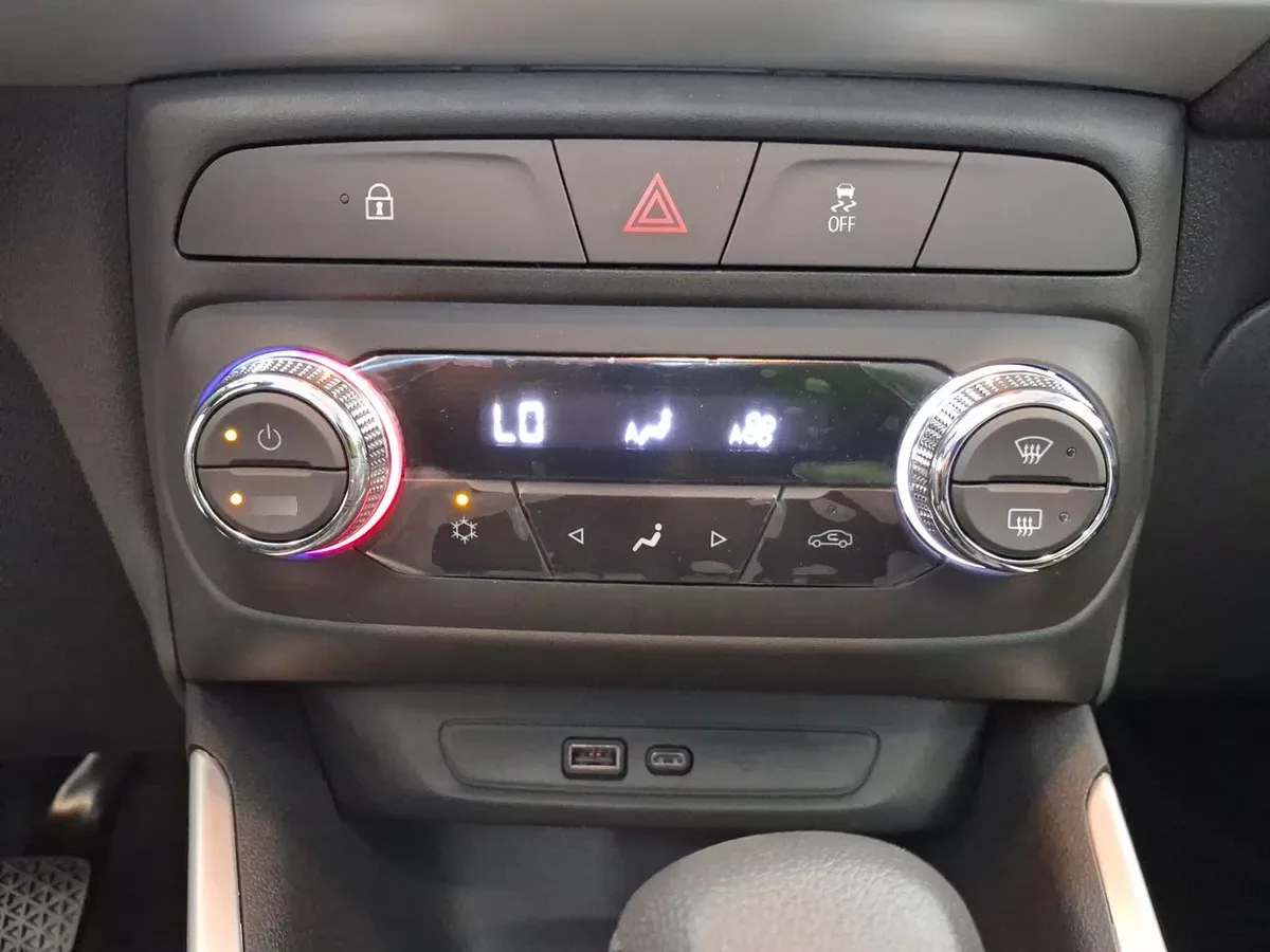Chevrolet Tracker 1.2t Ltz T 4x2 At 5p año 2026
