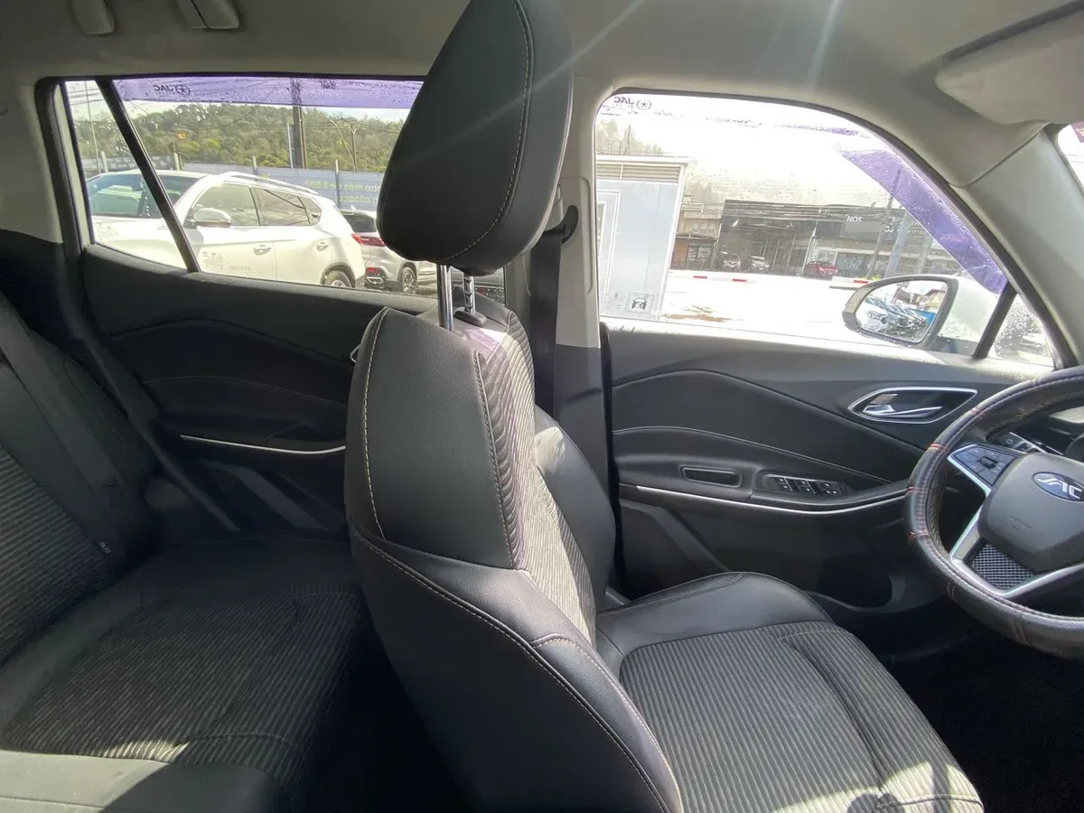 JAC Js4 1.5 Luxury 4x2 Mt 5p año 2025