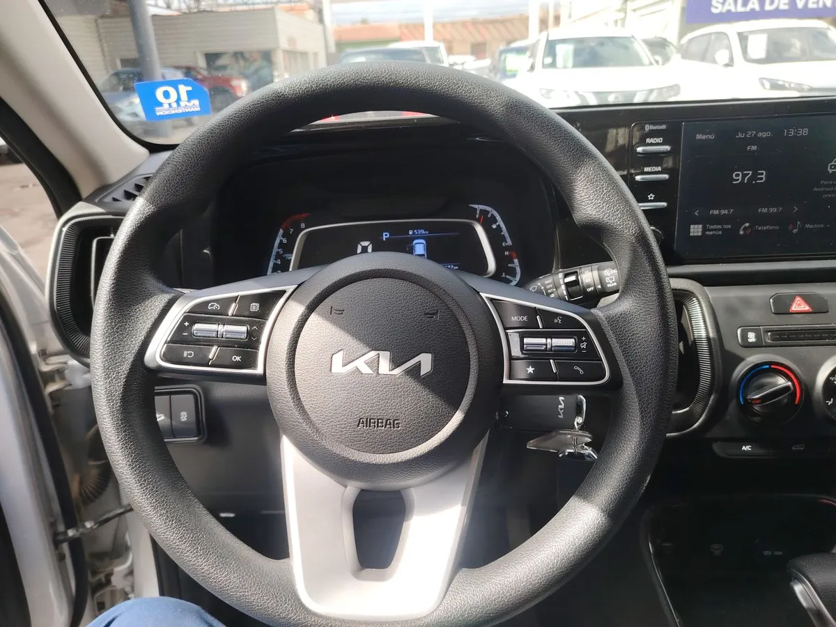 Kia Sonet 1.5 Ex 4x2 Ivt Ri At 5p año 2025