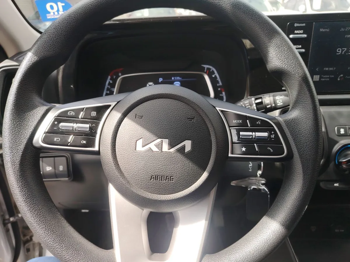 Kia Sonet 1.5 Ex 4x2 Ivt Ri At 5p año 2025