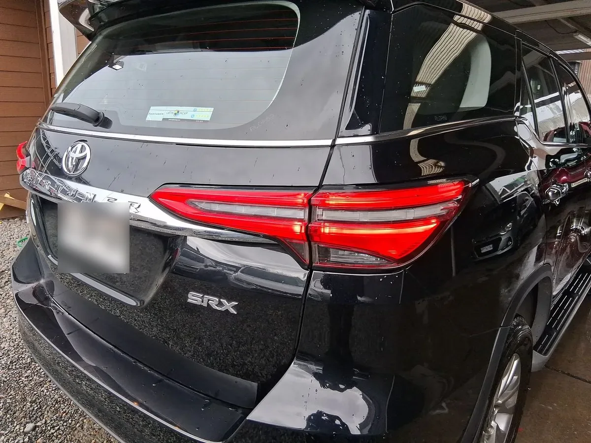 Toyota Fortunner 2.7 Srx 4x2 At 5p año 2022