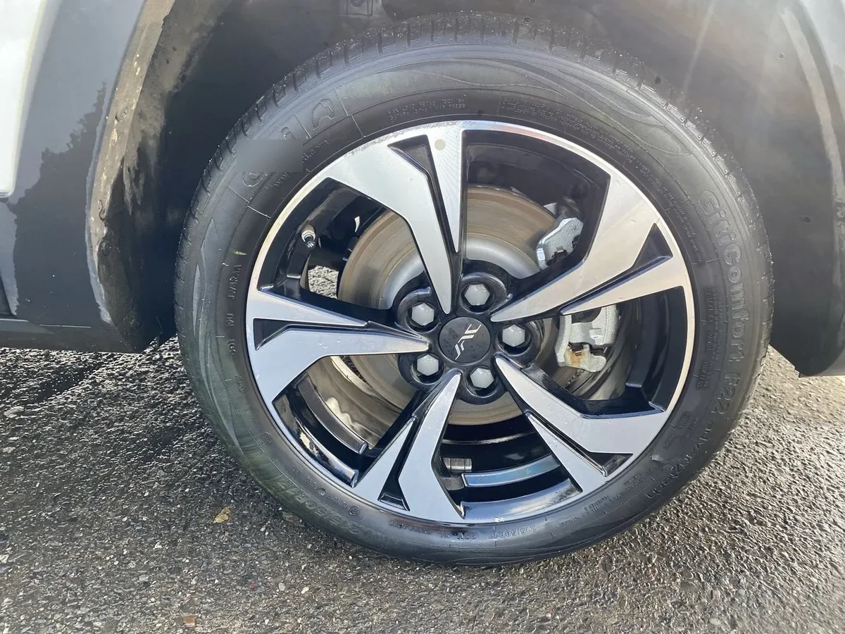 JAC Js4 1.5 Luxury 4x2 Mt 5p año 2025
