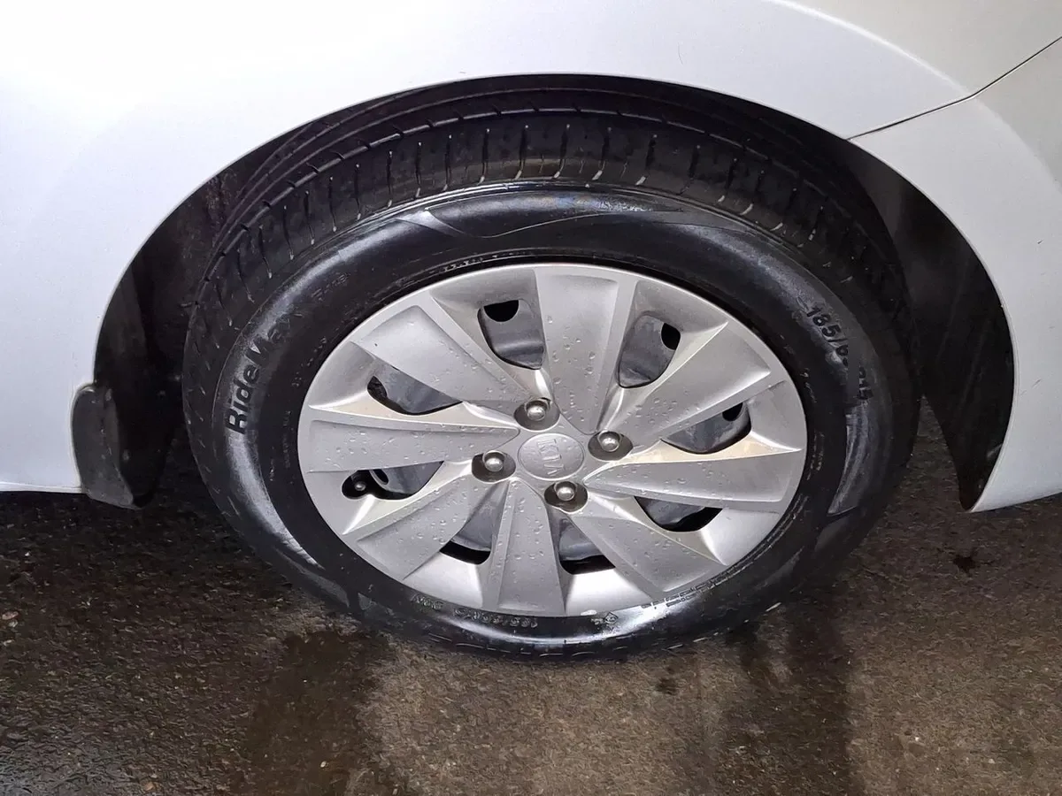 Kia Rio 5 1.4 Ex 4x2 6mt 5p año 2020