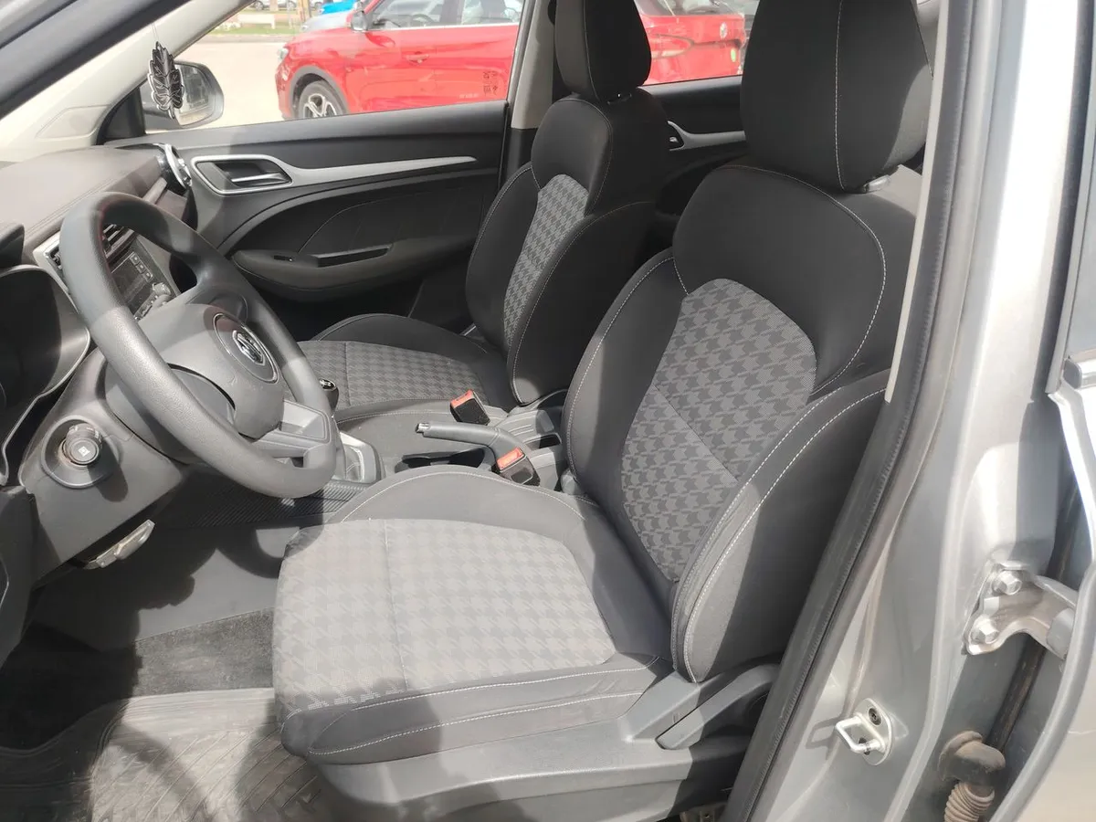 MG Mg Zs 1.5 Std 4x2 Mt 5p año 2023
