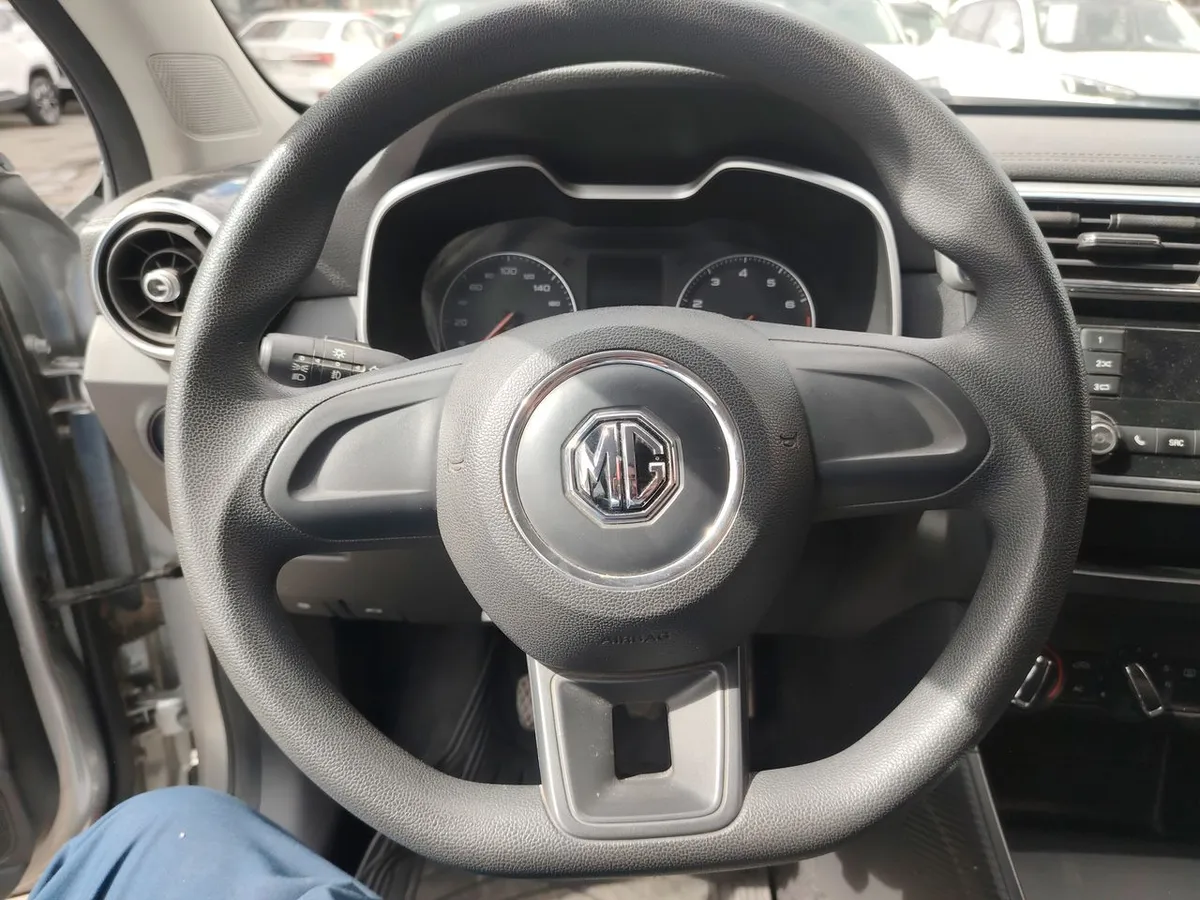 MG Mg Zs 1.5 Std 4x2 Mt 5p año 2023
