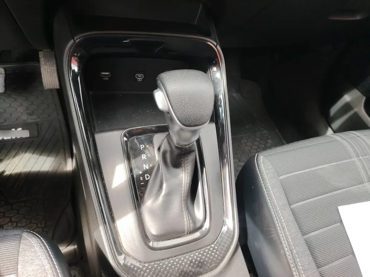 Kia Sonet 1.5 Ex 4x2 Ivt Ri At 5p año 2025