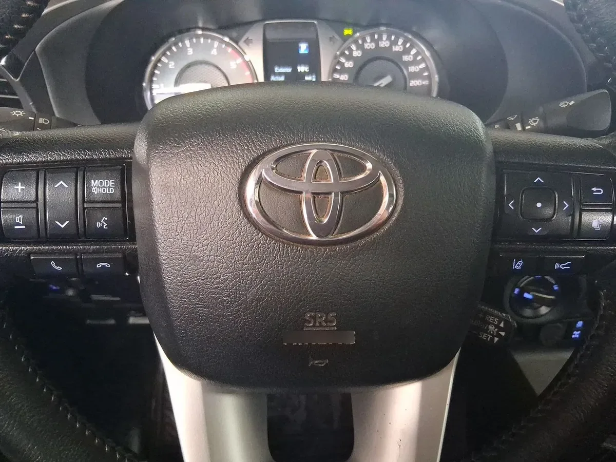 Toyota Hilux 2.8 Srv Diesel 4x4 Dob. Cab. At 4p año 2024
