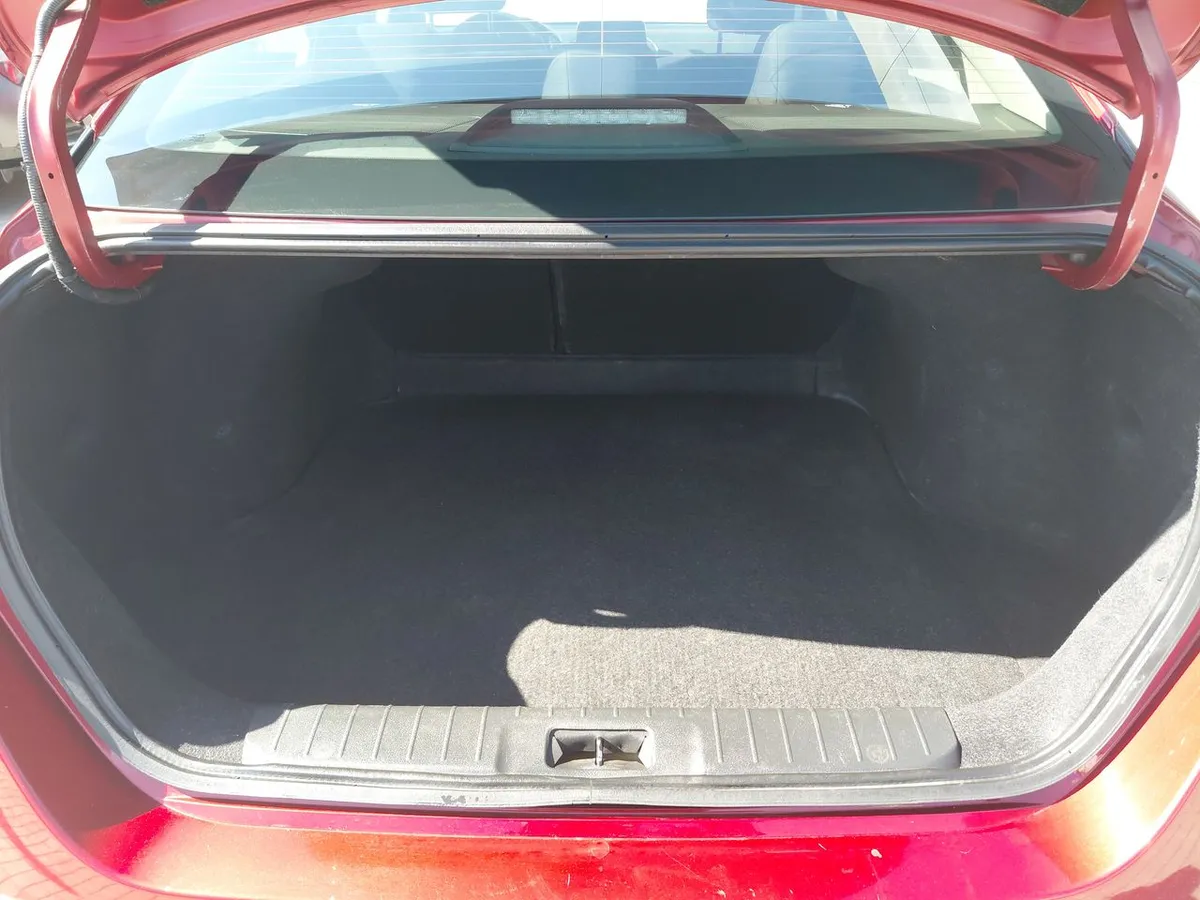 Nissan Sentra 2.0 Sense 4x2 Mt 4p año 2022