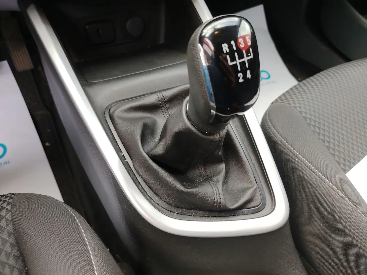 Chevrolet Onix 1.0t Ltz 4x2 Mt 5p año 2022
