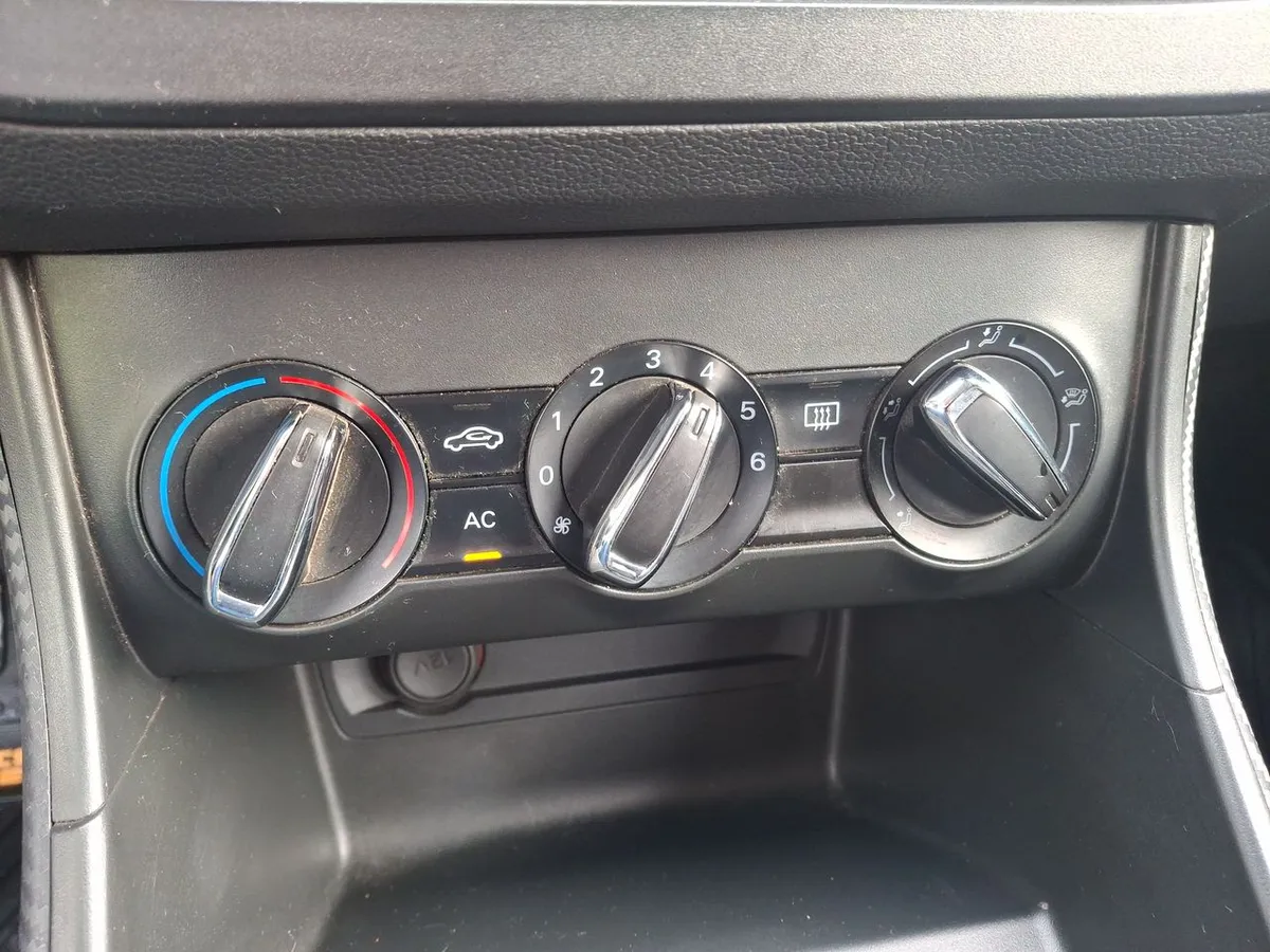 MG Mg Zs 1.5 Std Mt 5p año 2023