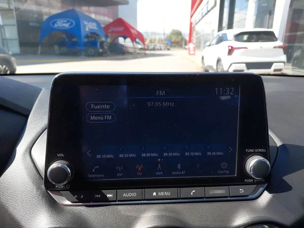 Nissan Sentra 2.0 Sense 4x2 Mt 4p año 2022