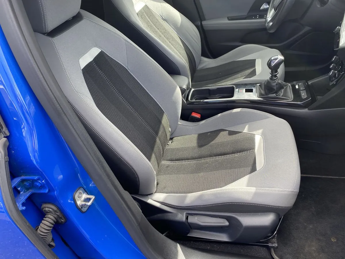 Opel Mokka 1.2t Elegance 4x2 Mt6 5p año 2023