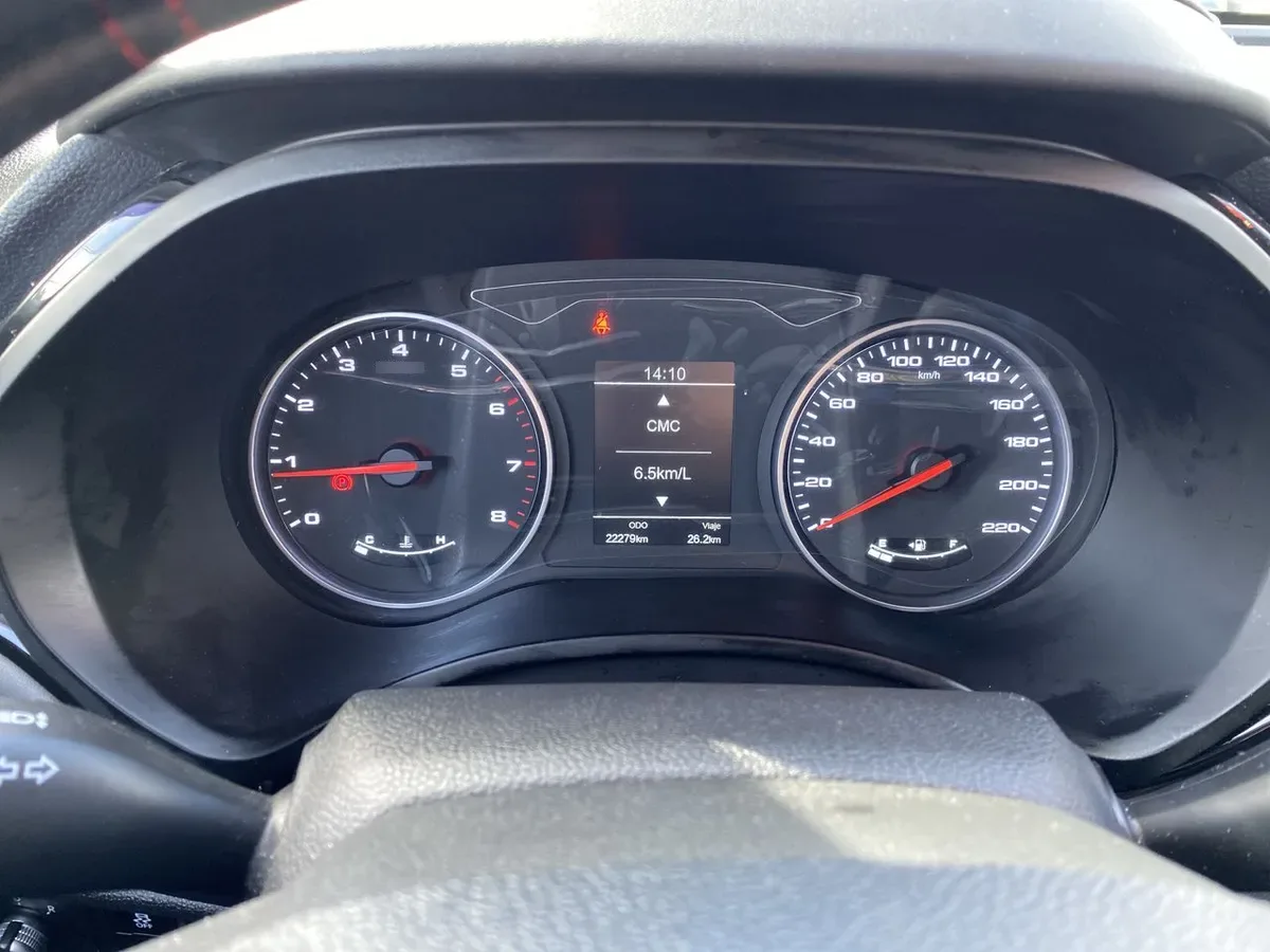 JAC Js4 1.5 Luxury 4x2 Mt 5p año 2025