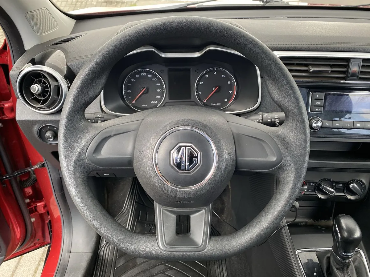 MG Mg Zs 1.5 Std At 5p año 2024