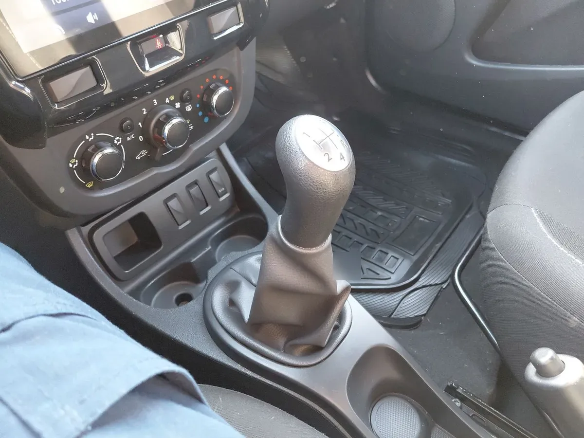 Renault Duster 1.6 Life 4x2 5mt 5p año 2020