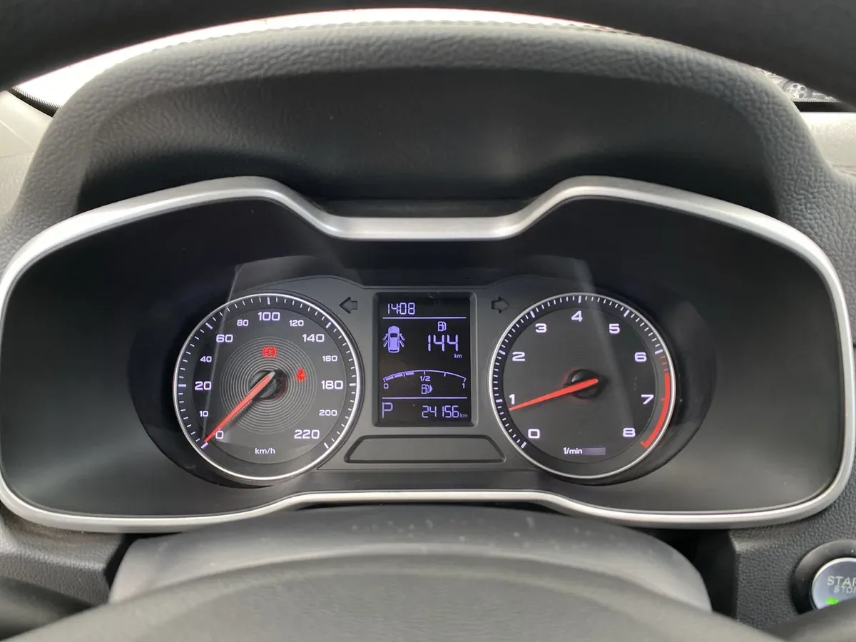 MG Mg Zs 1.5 Std At 5p año 2024