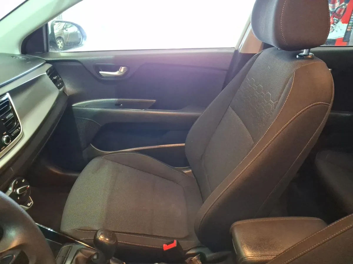 Kia Rio 5 1.4 Ex 4x2 6mt 5p año 2020