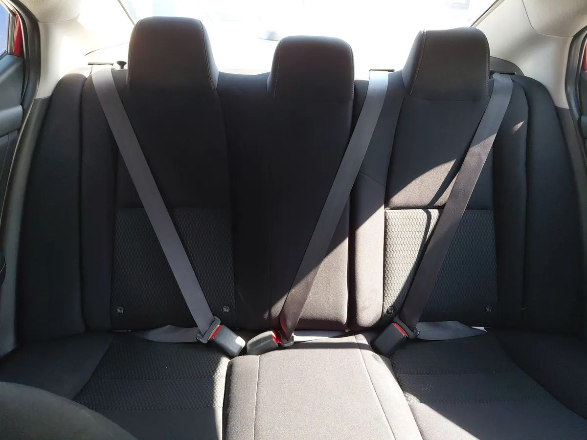 Nissan Sentra 2.0 Sense 4x2 Mt 4p año 2022
