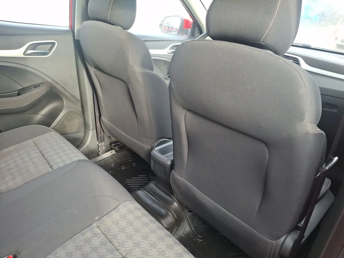 MG Mg Zs 1.5 Std Mt 5p año 2023