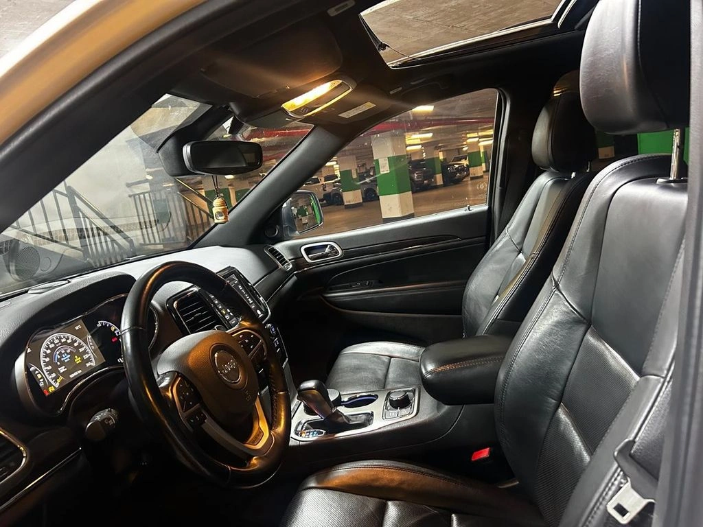 Jeep Grand Cherokee 3.6 Limited 4x4 At 5p año 2022