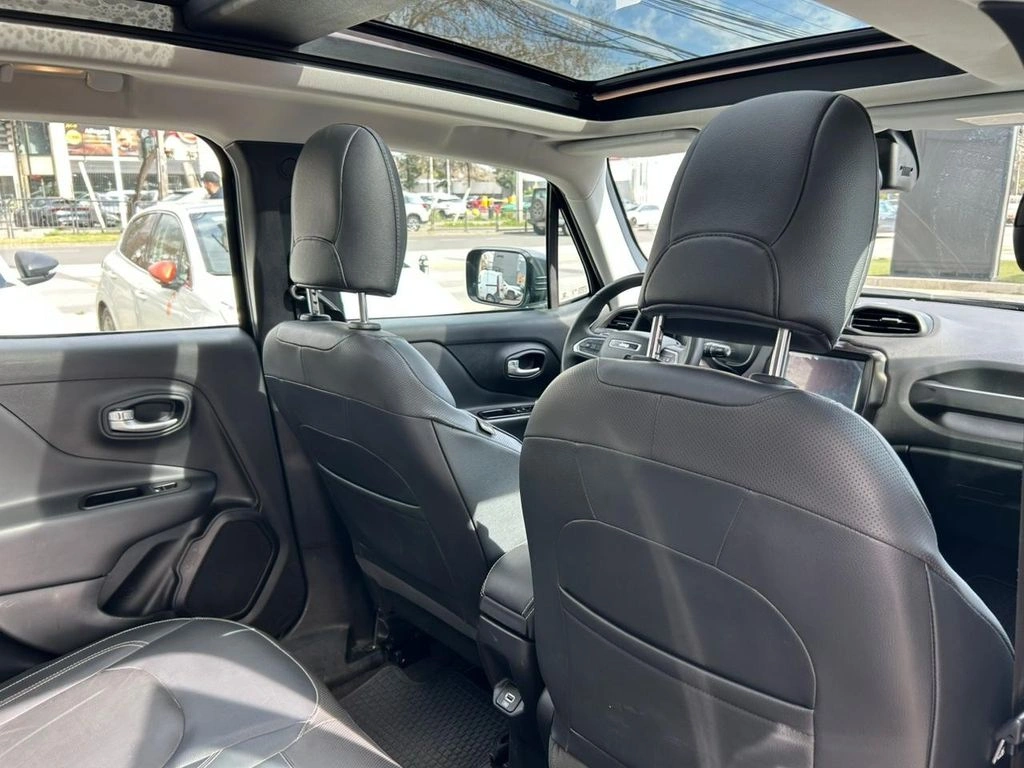 Jeep Renegade 1.3t Longitude 4x2 At 5p año 2023