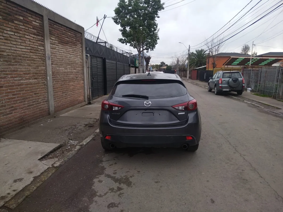 Mazda Mazda3 2.0 Sedan V Sr At año 2016