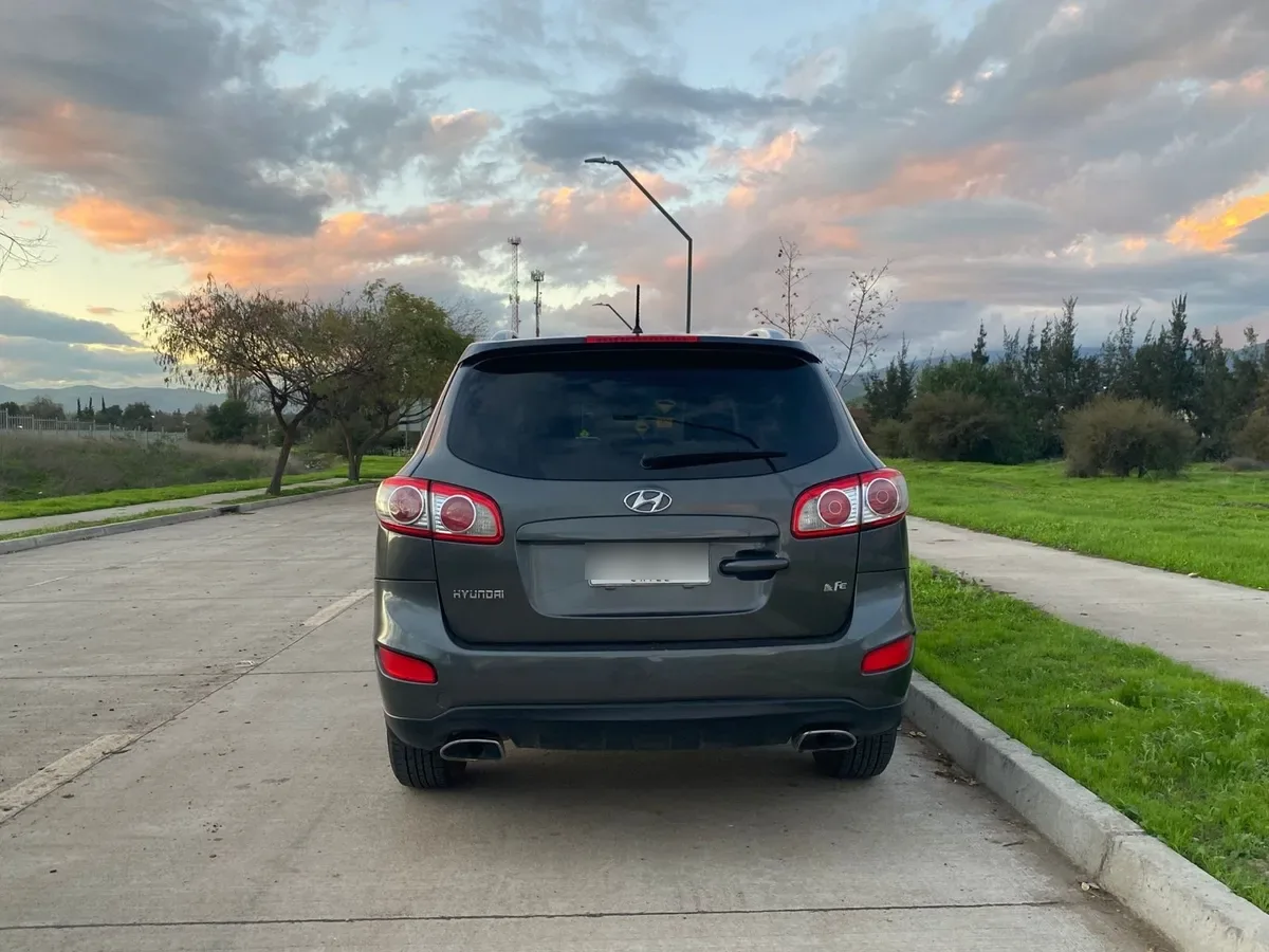 HYUNDAI SANTA FE 2.4 Gls 4wd Mt año 2010