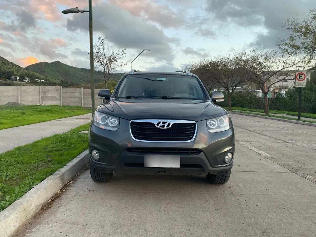 HYUNDAI SANTA FE 2.4 Gls 4wd Mt año 2010