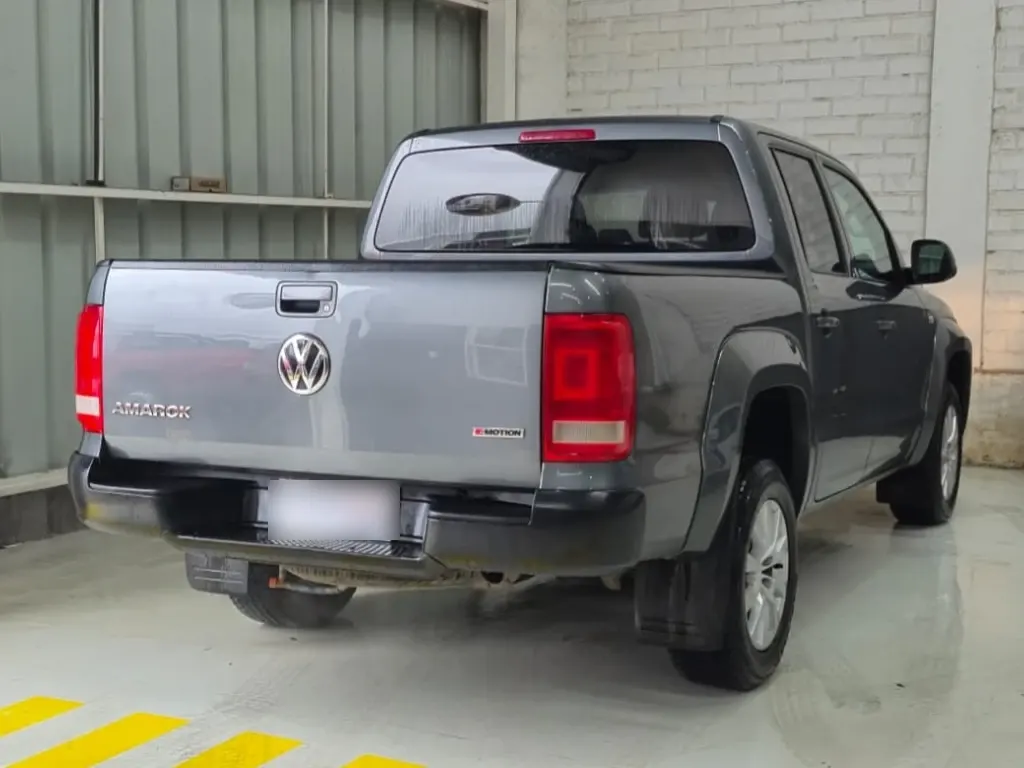 Volkswagen Amarok Dcab Tdi 4x4 Trendline 2.0 año 2023
