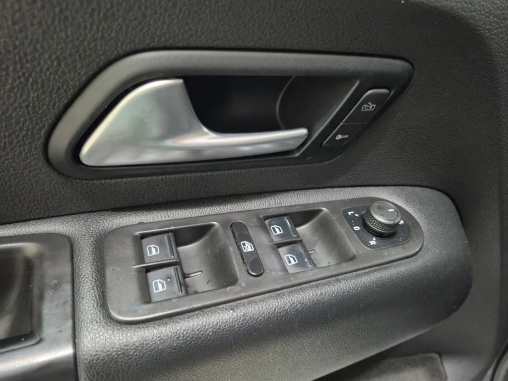 Volkswagen Amarok Dcab Tdi 4x4 Trendline 2.0 año 2023