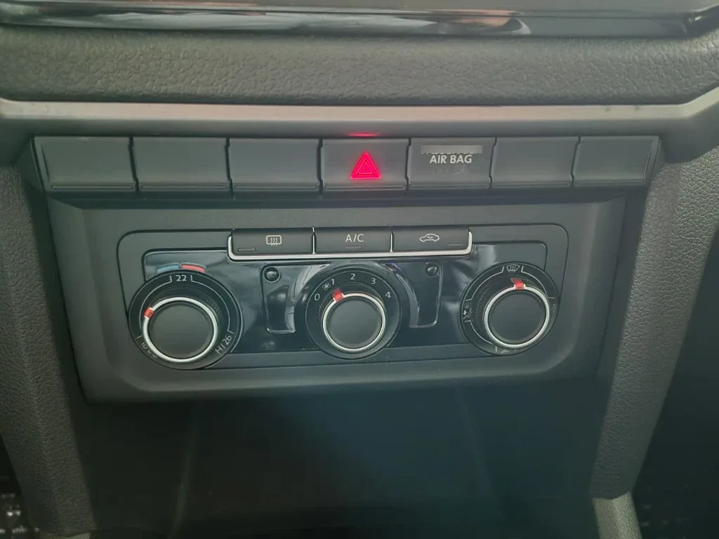 Volkswagen Amarok Dcab Tdi 4x4 Trendline 2.0 año 2023