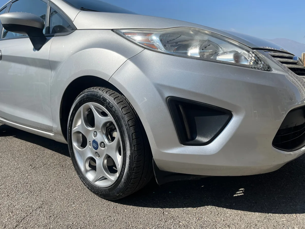 FORD FIESTA 1.6 Se 4p Mt año 2013